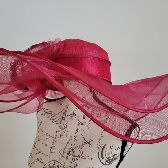 Paris Magenta Fascinator Hat – Elegant Organza Headpiece for Wedding & Derby